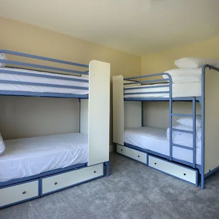 3 Lakes بيت شباب